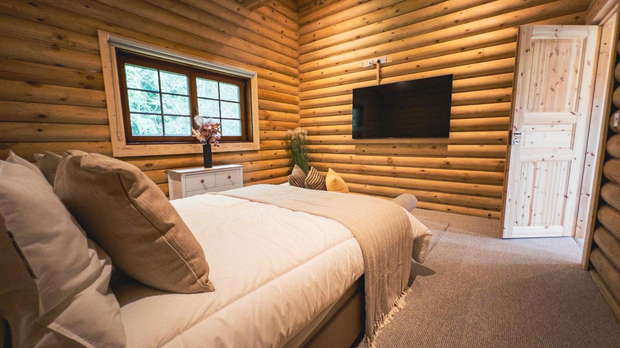 Aspen Lodge, Amazing New Log Cabin With Hot Tub - Sleeps 6 - Felmoor Park Морпет Номер фото